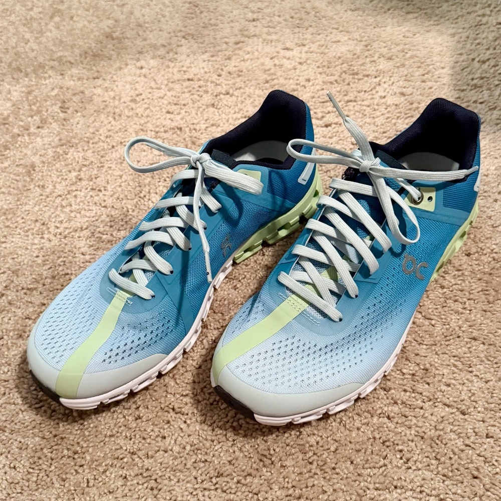 On Running Cloudflow Womens Low Top Sneakers in Niagara/Meadow 9 - Picture 2 of 9